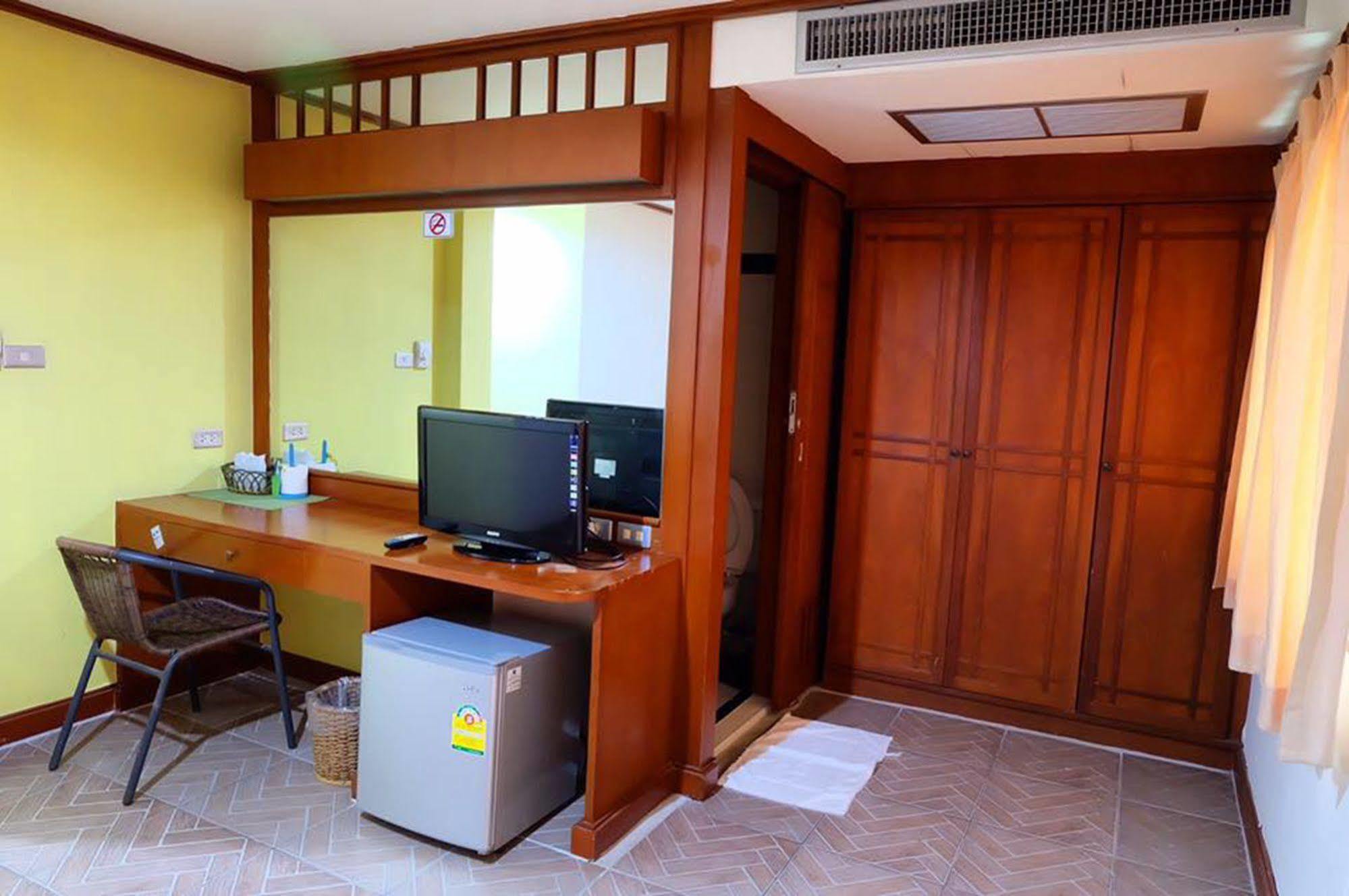 Kaneng Guesthouse HHQ Exterior foto